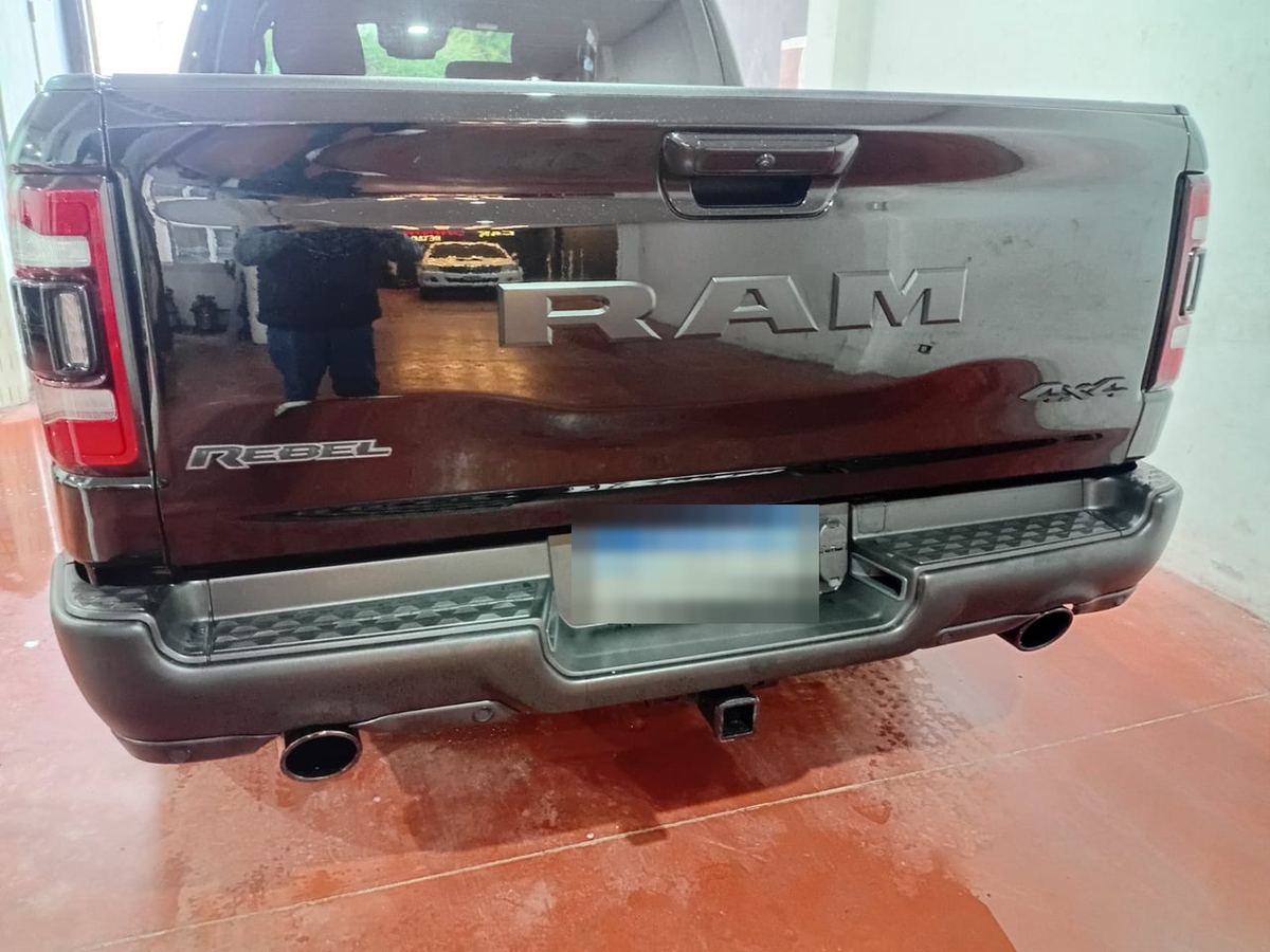 En el taller: la parte trasera de la RAM Rebel durante la reparación